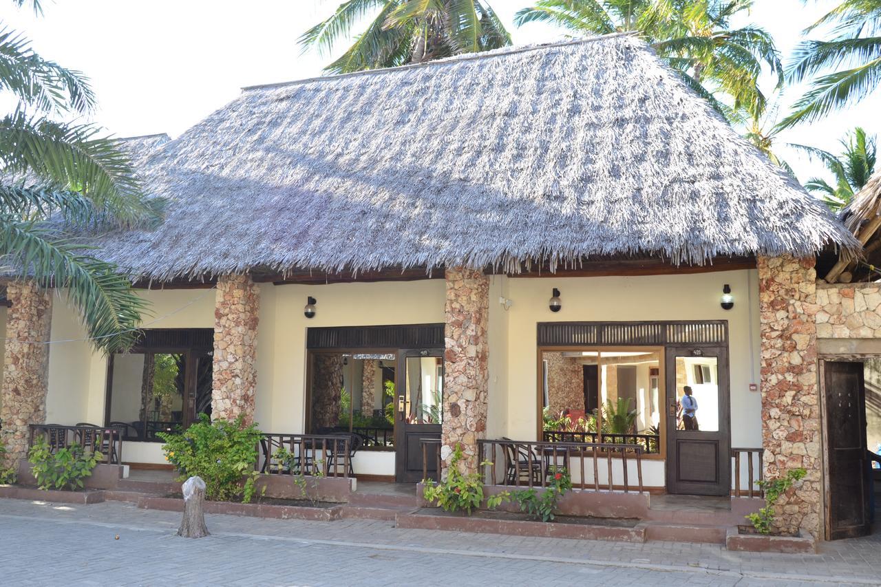 Serene Beach Resort Dar es Salaam Esterno foto