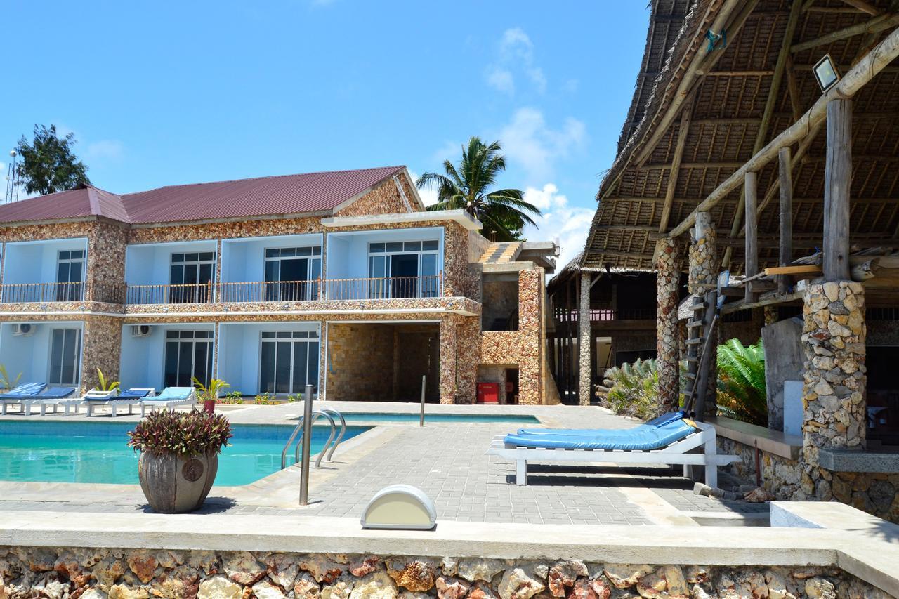 Serene Beach Resort Dar es Salaam Esterno foto