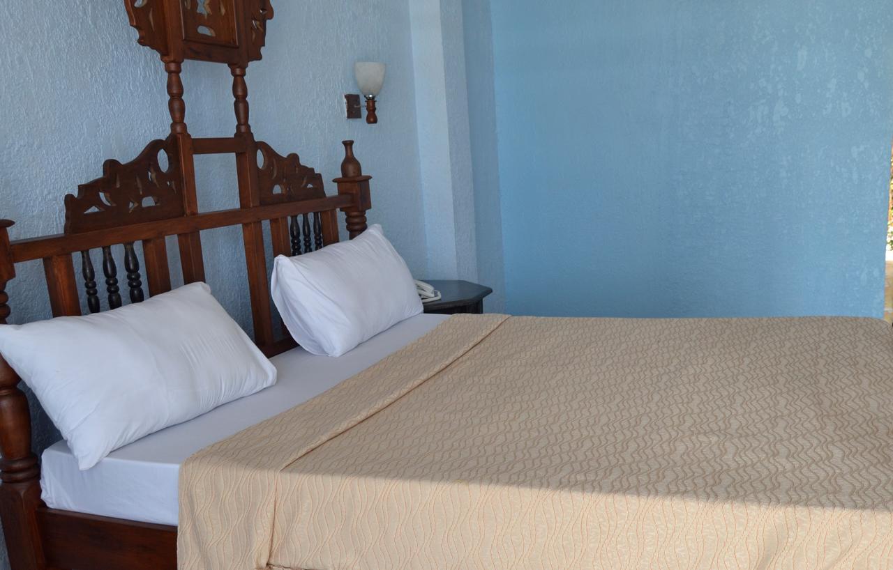 Serene Beach Resort Dar es Salaam Esterno foto