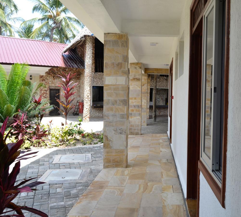 Serene Beach Resort Dar es Salaam Esterno foto