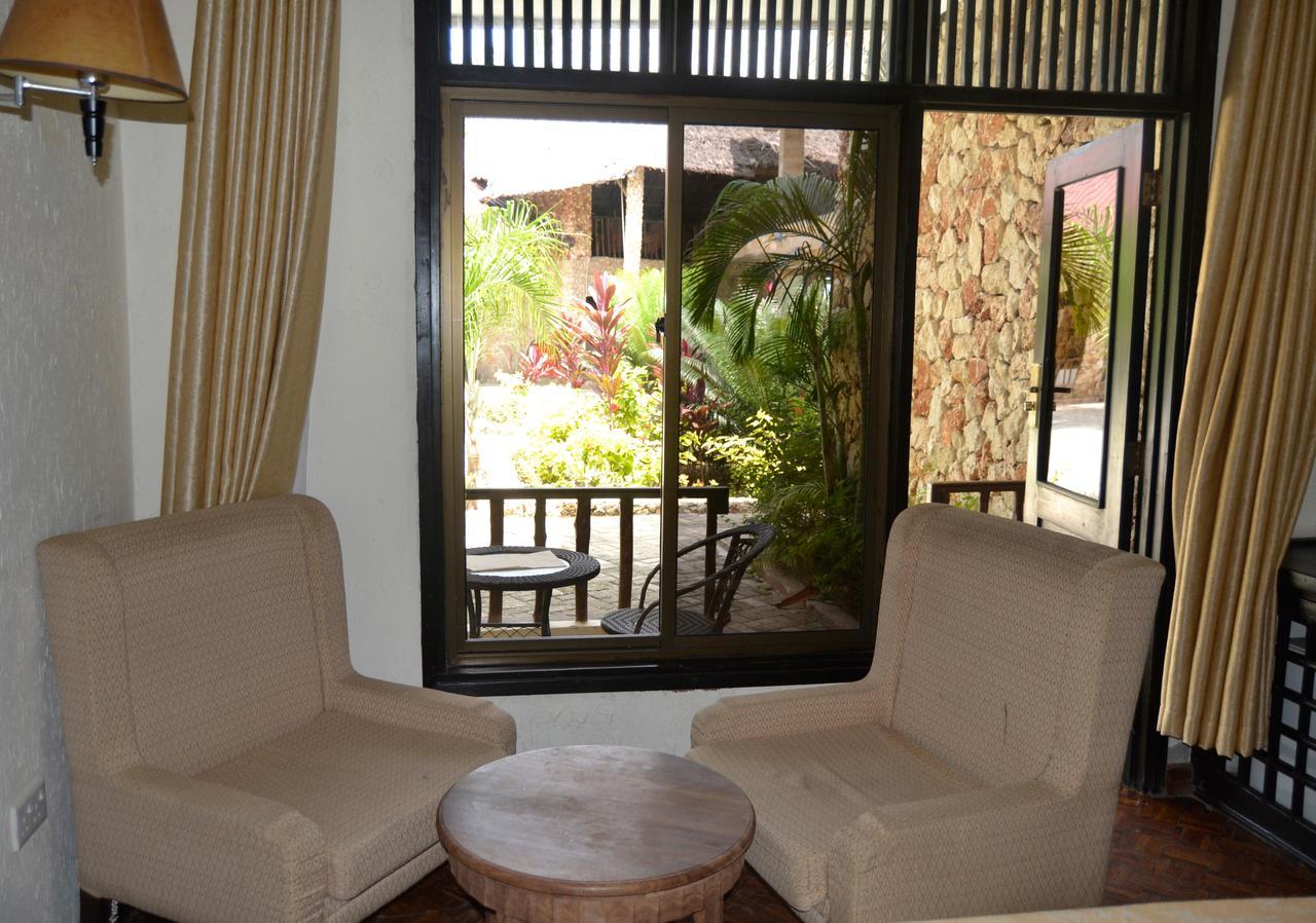 Serene Beach Resort Dar es Salaam Esterno foto